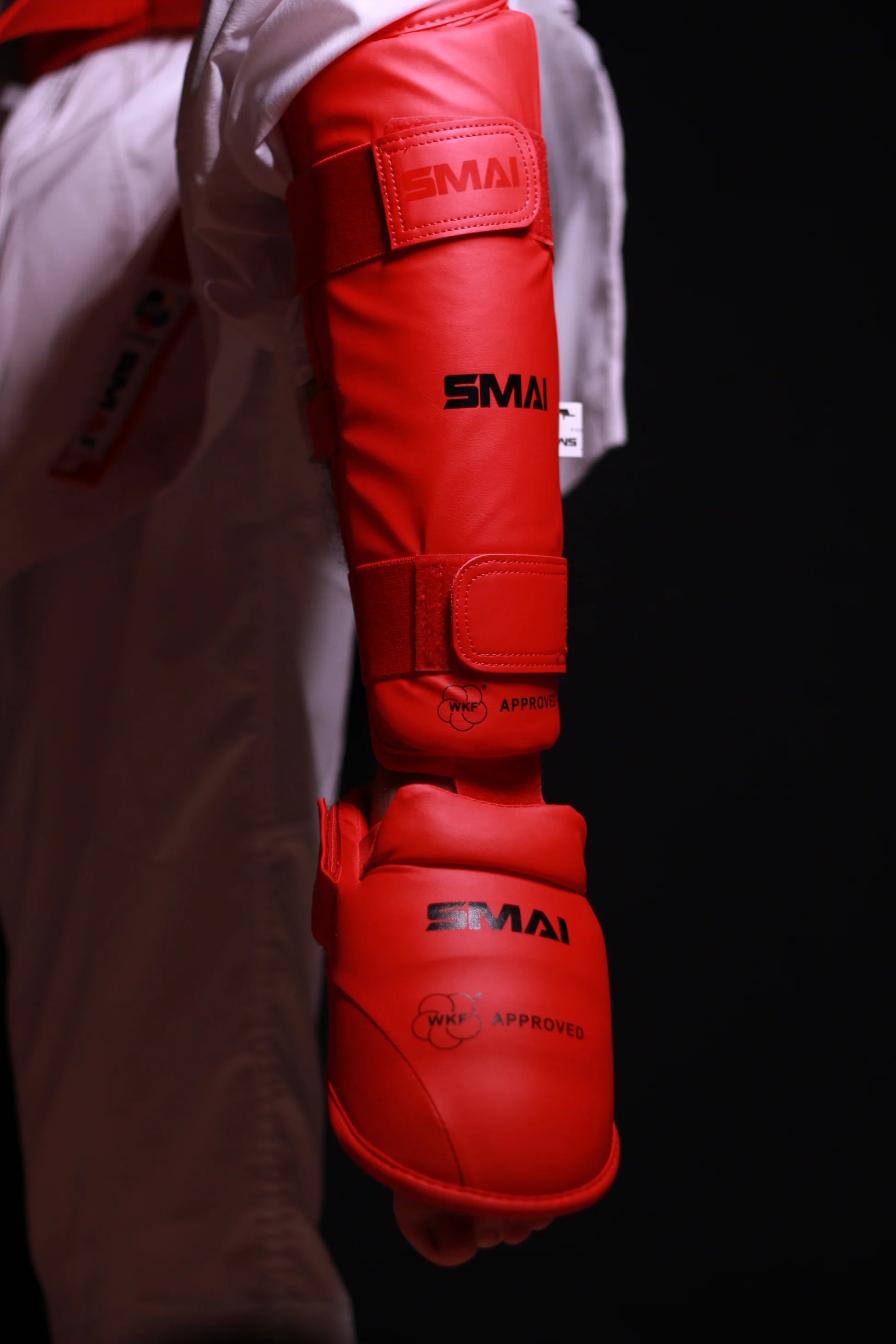 Par de Canilleras SMAI homologadas WKF